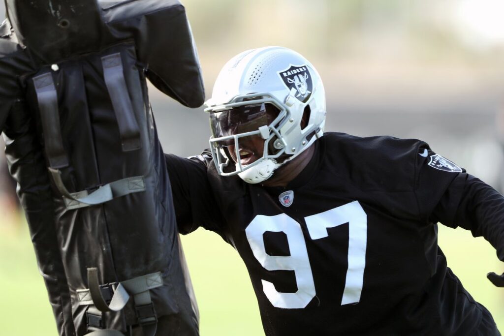 raiders derek carr