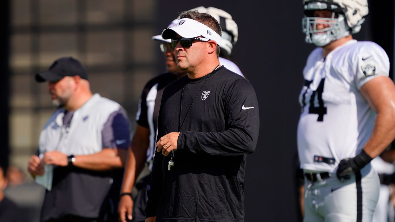 Josh McDaniels now the Raiders' all-time leader in blown double-digit  halftime leads - Pats Pulpit