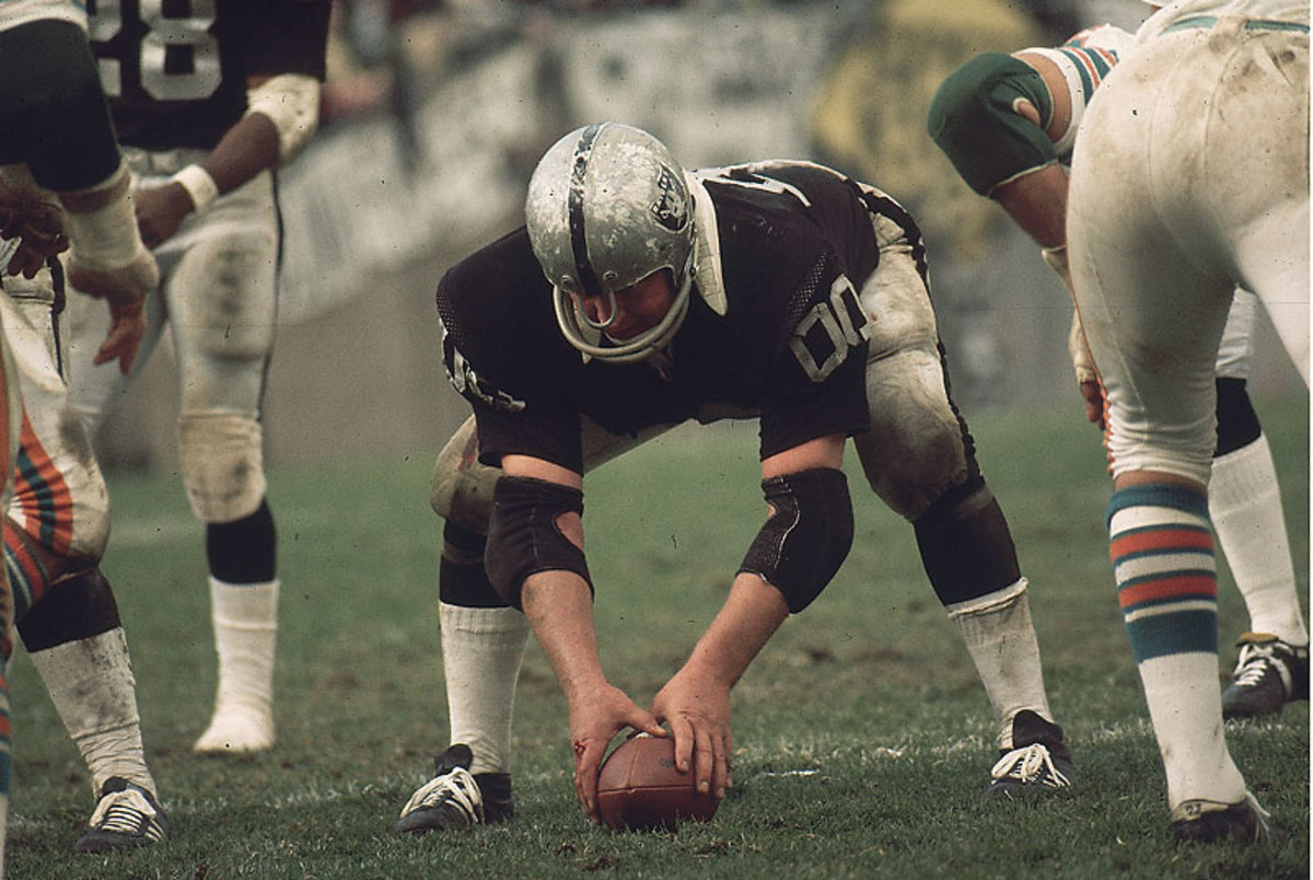 Top 7 Las Vegas Raiders Players In NFL History