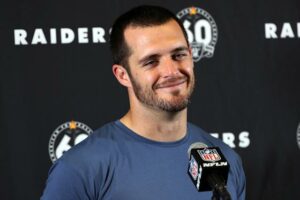 Raiders QB Derek Carr