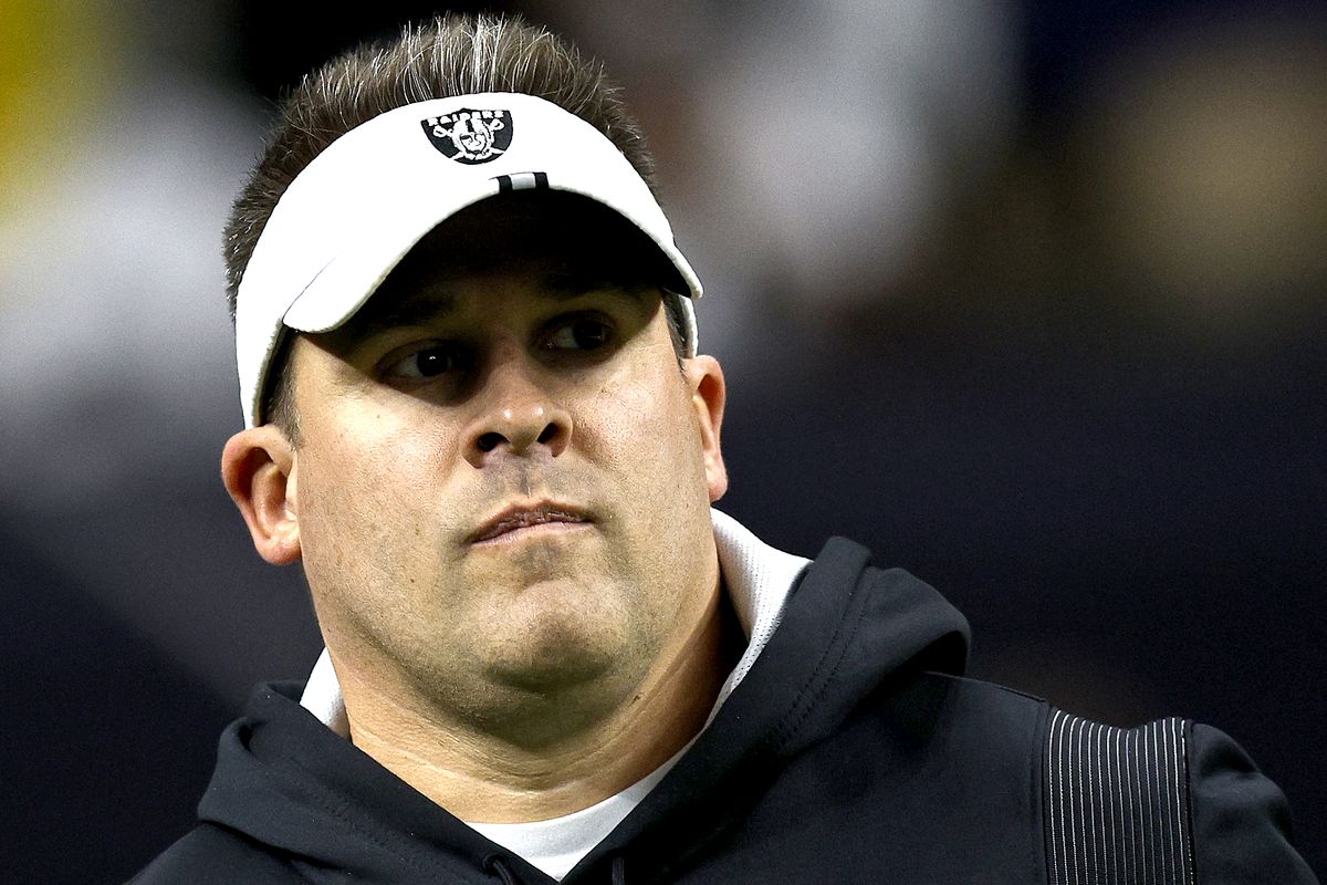 Josh McDaniels earns first win as Las Vegas Raiders head coach