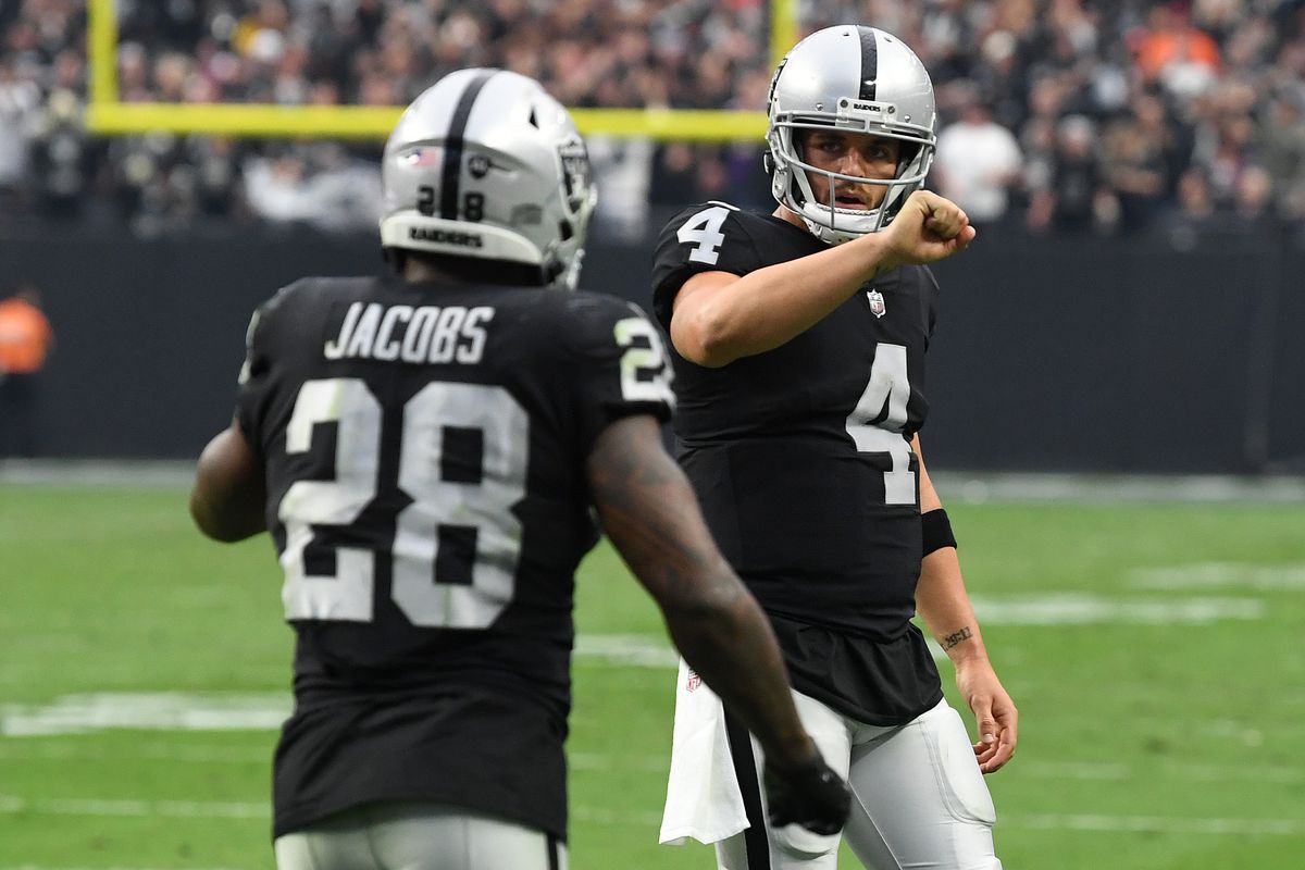 Las Vegas Raiders quarterback Derek Carr speaks to media during his News  Photo - Getty Images