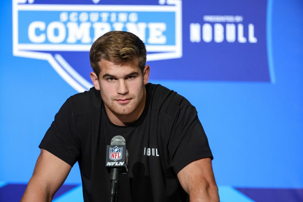 Las Vegas Raiders tight end Michael Mayer