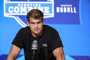 Las Vegas Raiders tight end Michael Mayer
