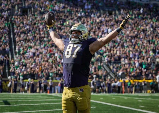 Raiders SELECT Notre Dame TE Michael Mayer with the 35th Pick