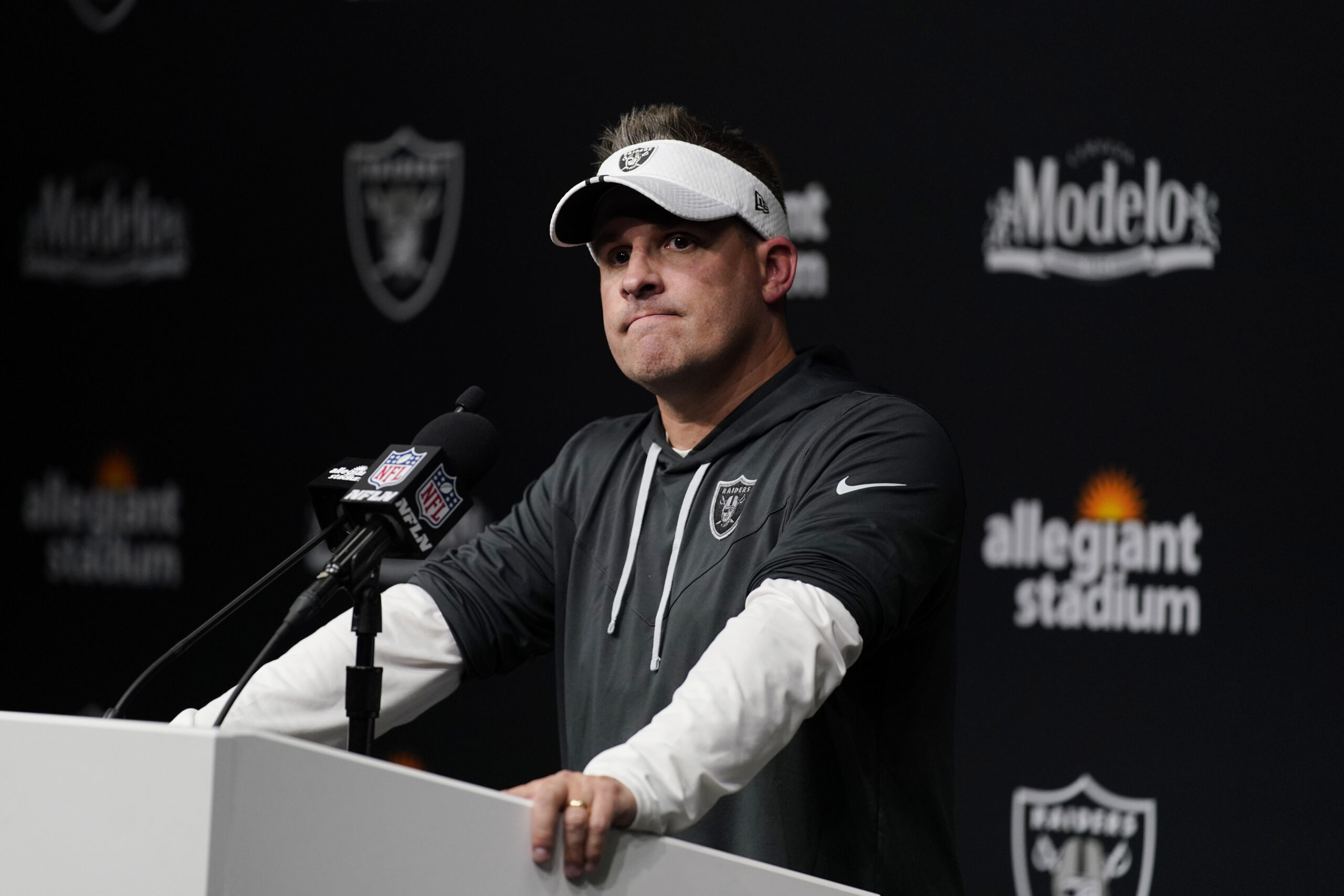 Raiders News: Josh McDaniels discusses keeping 3 quarterbacks - Silver And  Black Pride