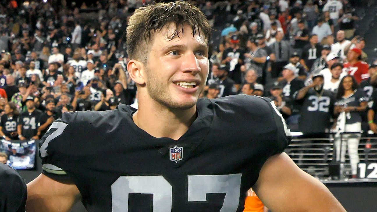 Former Raiders player Foster Moreau says he's in 'full remission