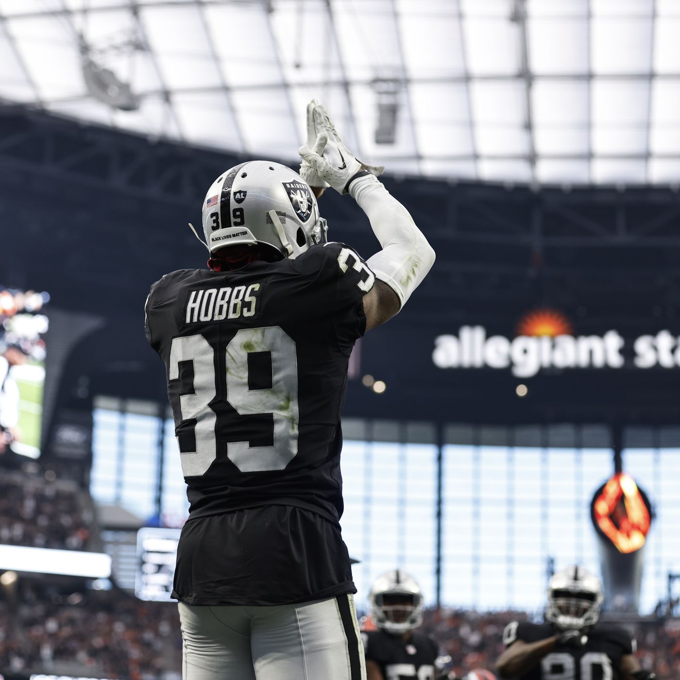 Raiders Mailbag: What record do Raiders need for 2023 to be