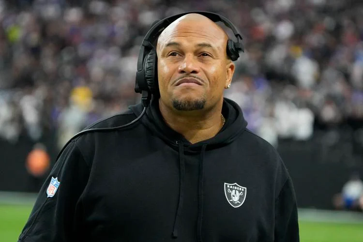 Las Vegas Raiders; Antonio Pierce