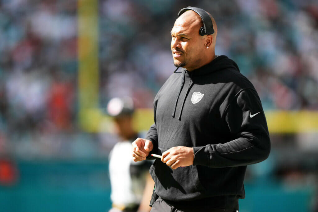 Las Vegas Raiders News: Antonio Pierce, and more.