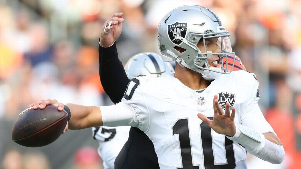 Raiders News: QB Desmond Ridder