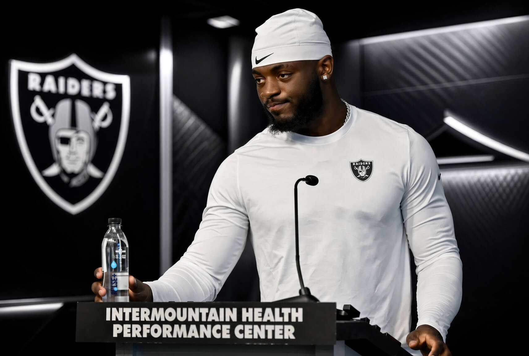 Keyron Crawford / Las Vegas Raiders