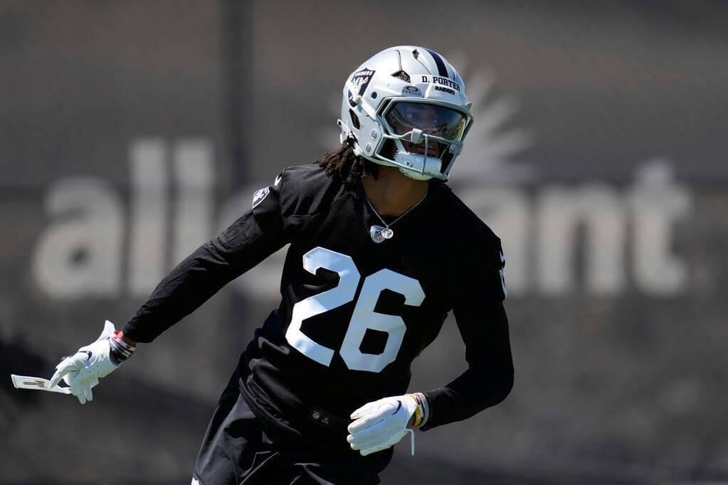 Las Vegas Raiders / Darien Porter